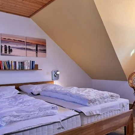 Doppelhaushaelfte In * Burhave