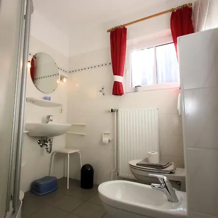 Doppelhaushaelfte In Apartment *