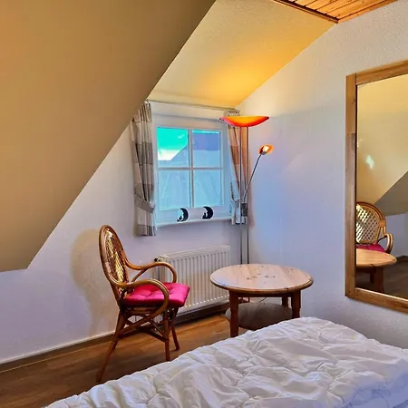 Doppelhaushaelfte In * Burhave