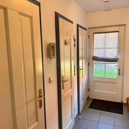 Apartment Doppelhaushaelfte In