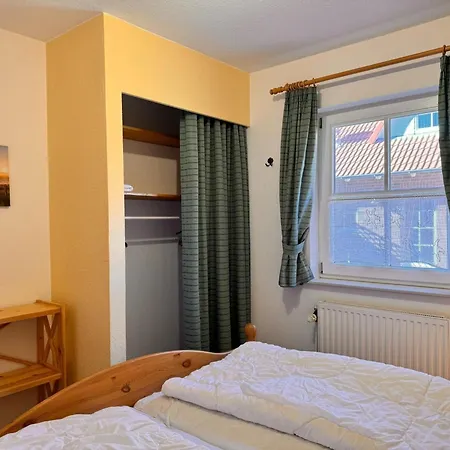 Doppelhaushaelfte In Apartment