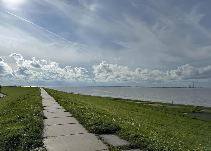 Doppelhaushaelfte In *