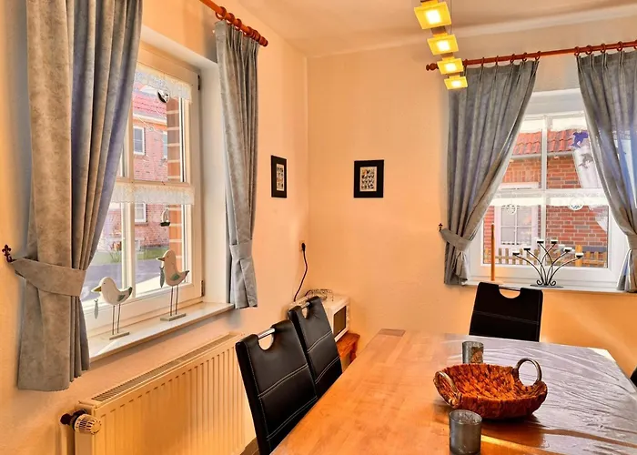 Doppelhaushaelfte In Apartman *