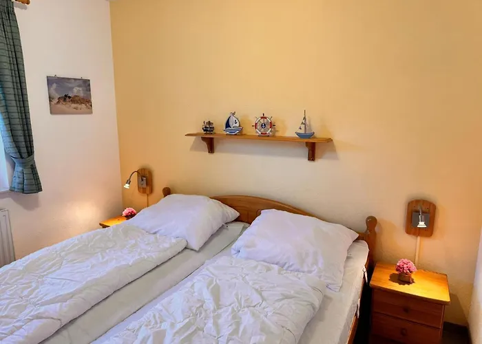 Doppelhaushaelfte In *